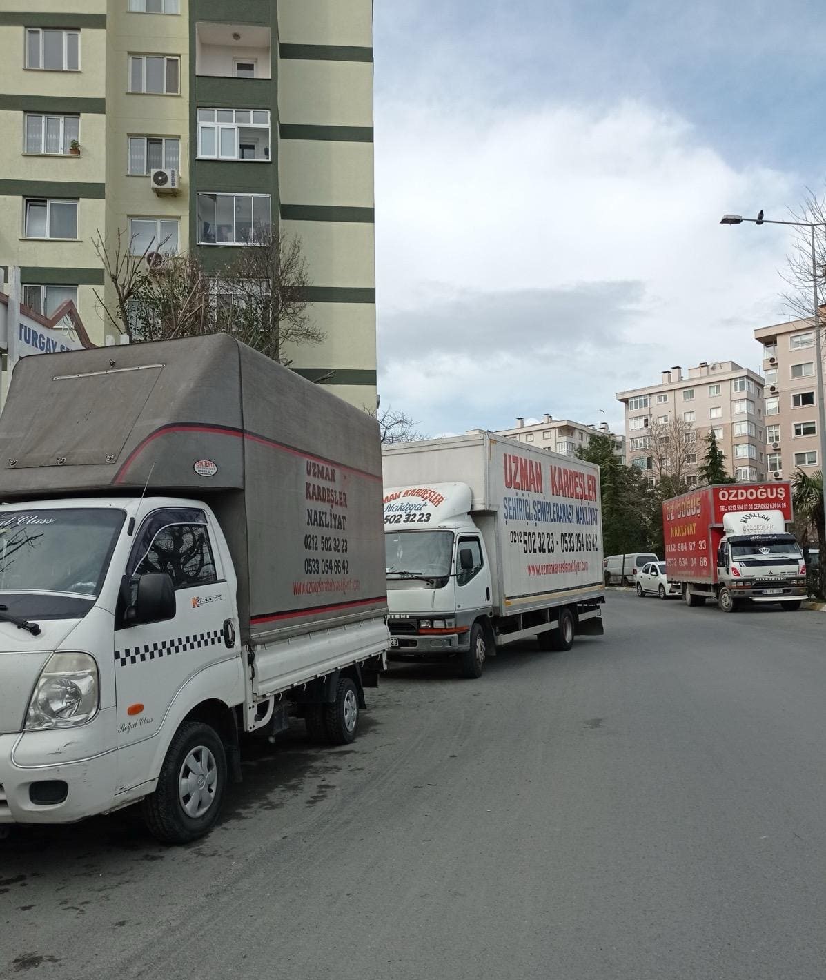 Uzman Kardeşler Nakliyat araçları